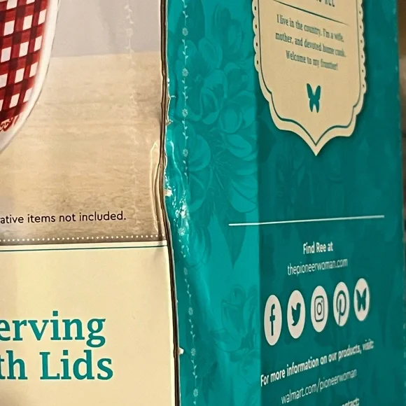 Pioneer Woman Holiday barn melamine nesting serving bowl set with lids farmhouse - Picture 8 of 10